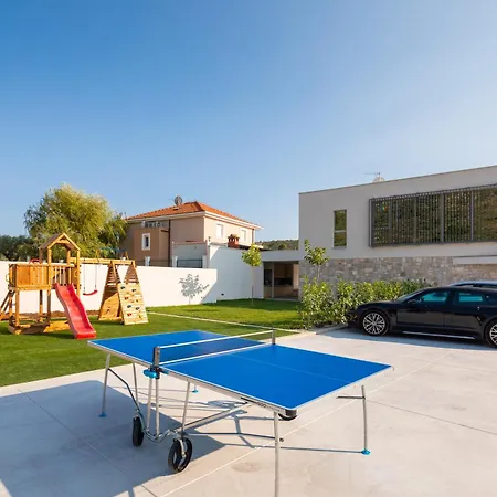 Zalu With Heated Pool *