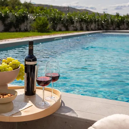 Zalu With Heated Pool * Srinjine